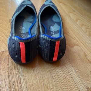 Rothy’s pointy toe camo size 8 Gently worn.